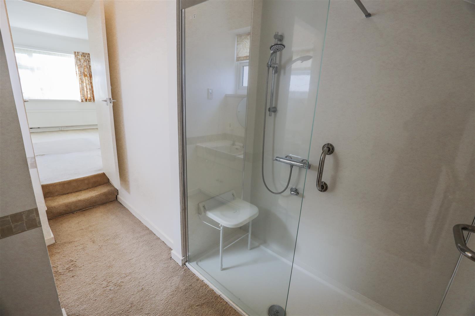 17 Darren Close, Cowbridge, Vale of Glamorgan, CF71 7DE